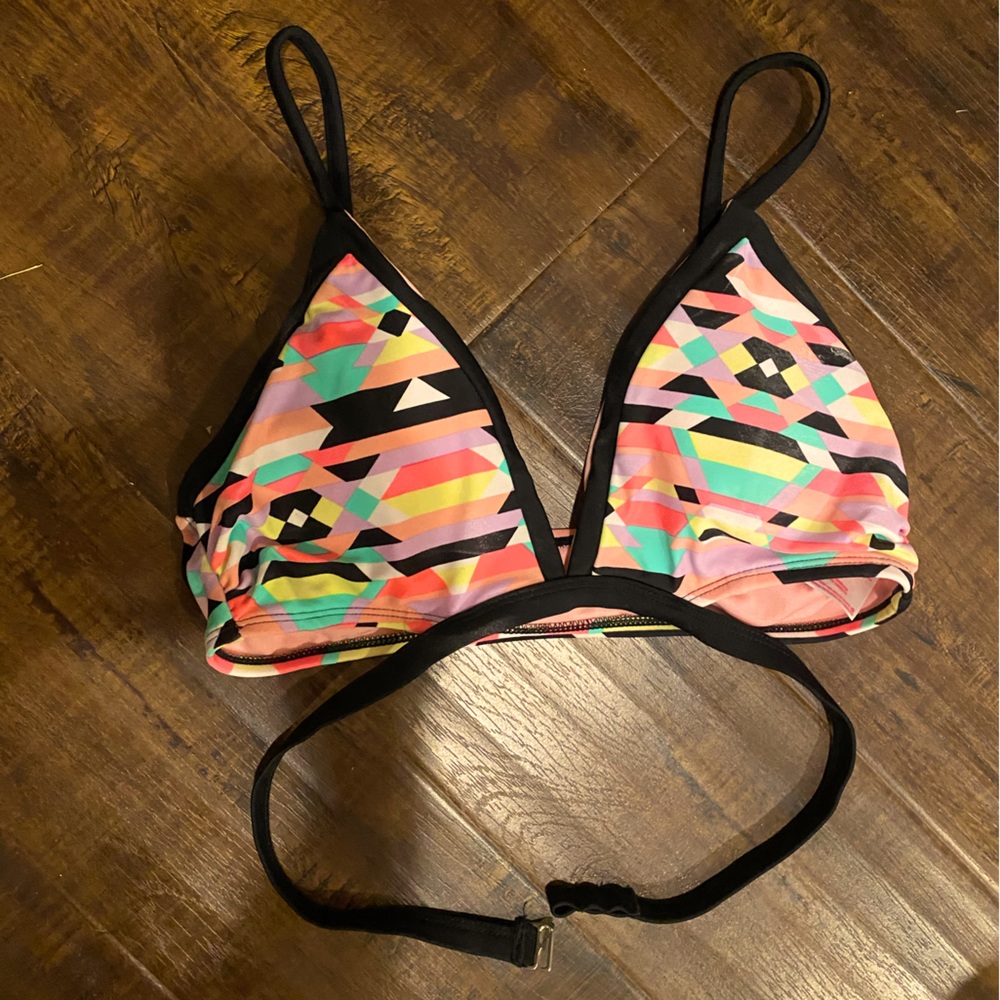 Bikini top geometric